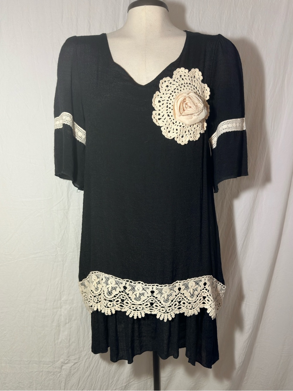 L&B Black Tunic Top Cream Crochet Lace Trim Boho Romantic Cottagecore Made USA